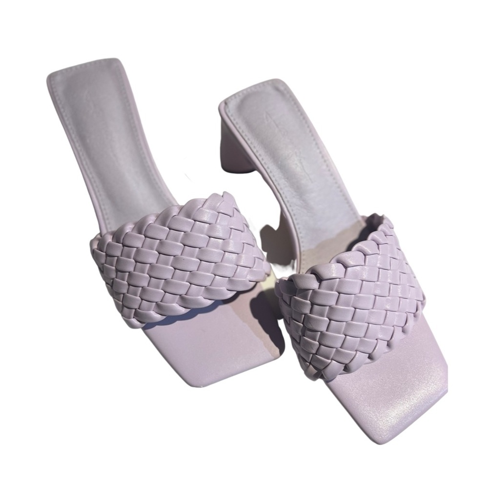 Weaved lavender sandals